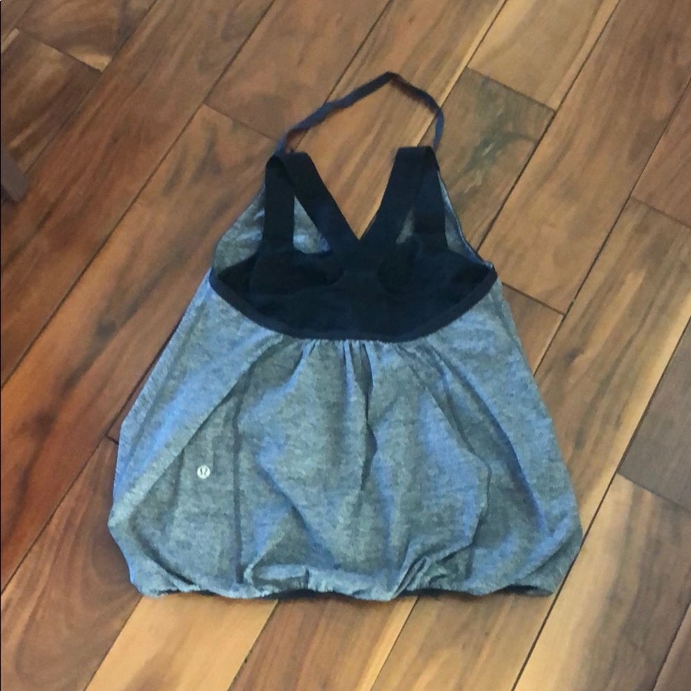 Lululemon barely worn top - Picture 3 of 3